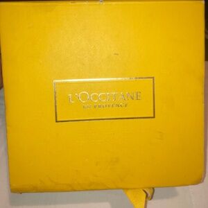 L’Occitane Fleurs de Cerisier shower gel/ body milk set* Happy Cherry*